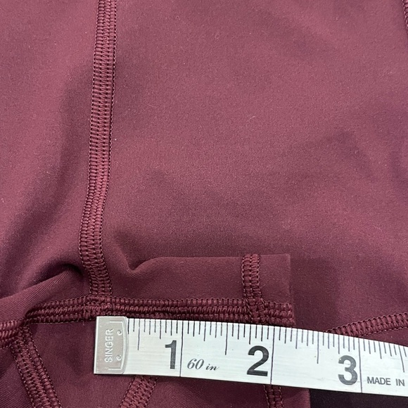 Lululemon In Movement Short *Everlux 2.5" Size 2 - Picture 6 of 6